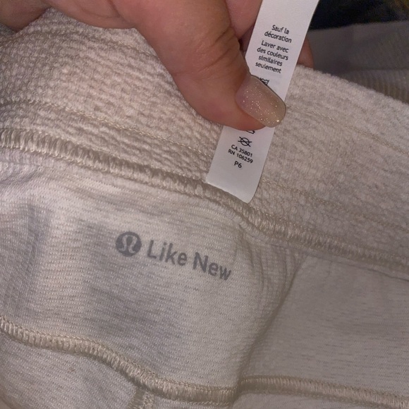 Lululemon ribbed high rise jogger- White Opal - Picture 3 of 6